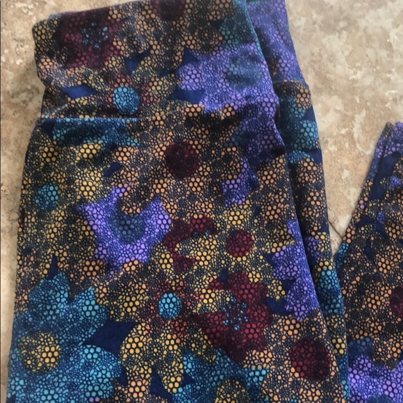 LuLaRoe Pants - NWOT LuLaRoe leggings